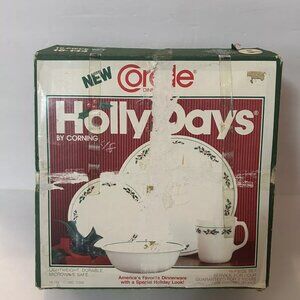 Vtg Corelle Dinnerware Holly Days Holiday Christmas 16 piece Set in Box 1985